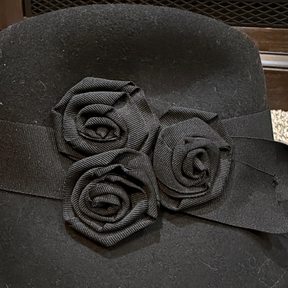 August, Black (100%) Wool, Bucket Style Hat. - Picture 7 of 10